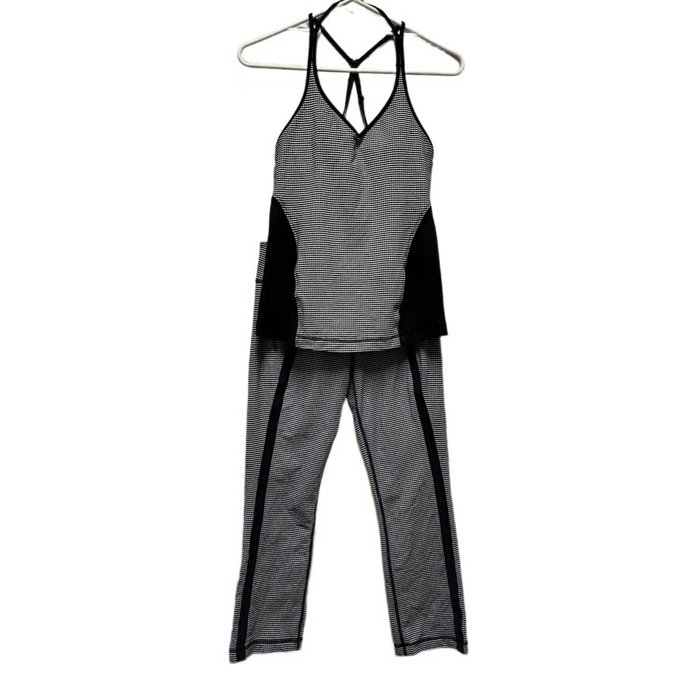 Lululemon Navy Gingham 2 piece Workout set Size 6 Strappy Tank Cropped Leggings